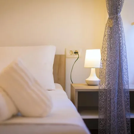 Apartment Superior Within Diocletian Walls *