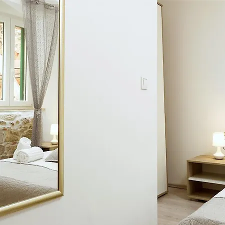 Superior Within Diocletian Walls Apartment *
