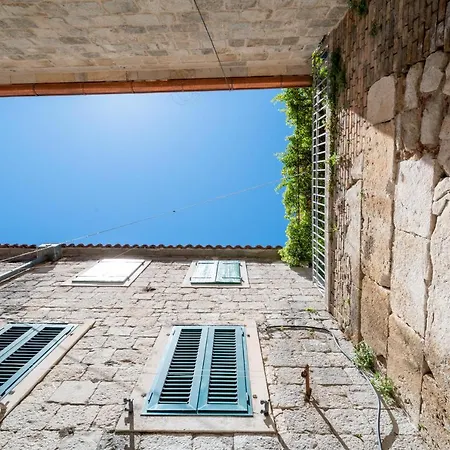 Apartment Superior Within Diocletian Walls